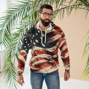 Distressed American Flag Hoodie: Patriotic USA Pullover