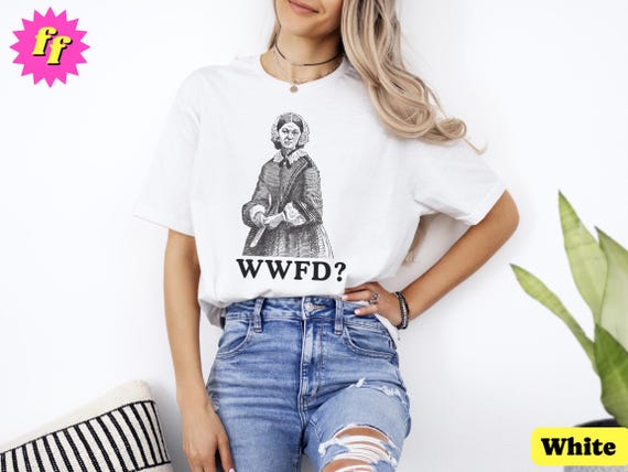 Funny Vintage Nurse Shirt Florence Nightingale Gift Retro Aesthetic Nursing School Grad Crewneck Tee Graduation Gift Nurse Work T-Shirt