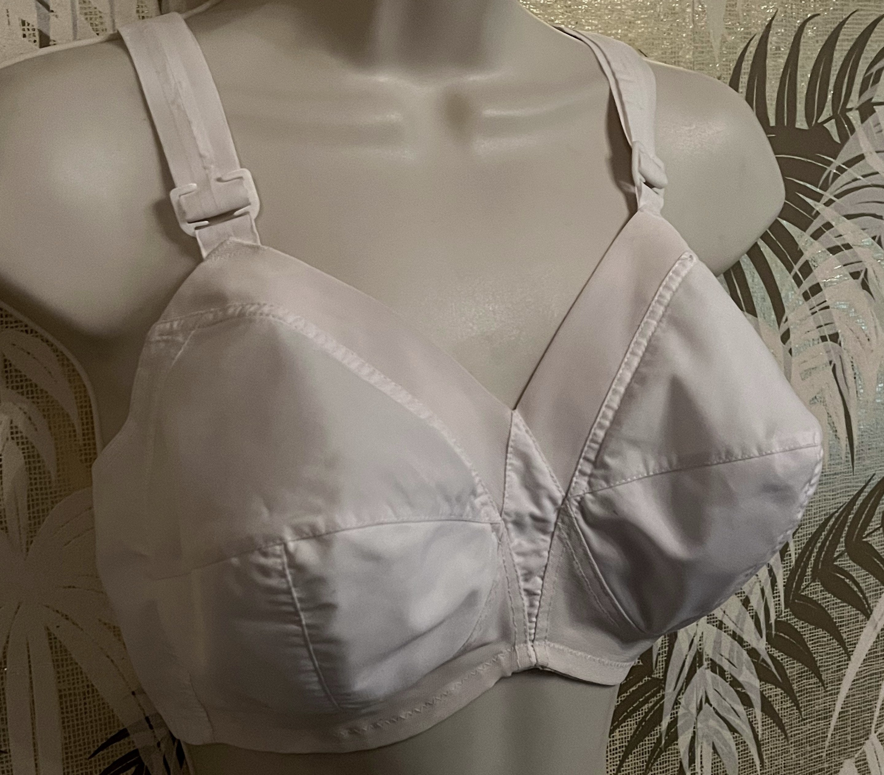 Encircled Bullet Bra Organic 100% Cotton Round Stitch Full Coverage Winsome  Bra Vintage Pointy Bra With Center Elastic Beige 