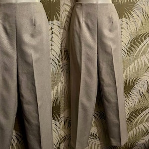 90s Vintage High Waist Beige VICTORIA ASHLEY Pants ~ Slacks back zipper closure ~ 26&quot; Waist