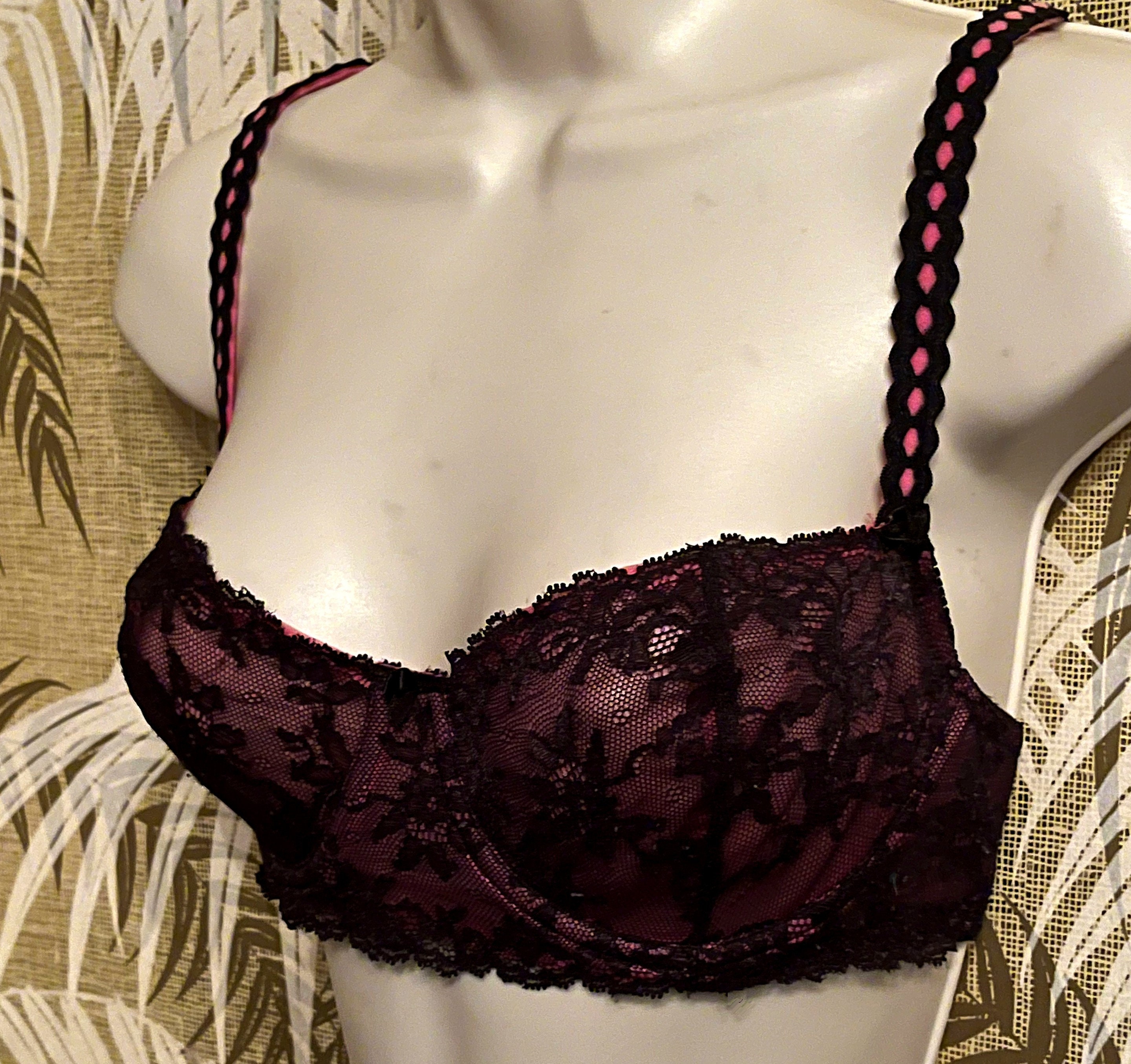 Set of 2 Victoria Secret Bra 38C Strapless Lined Cups Cream Black Solid  Body by