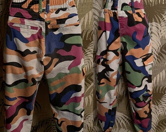 Vintage V.I.P Colorful Camo Print Baggy Retro Gym Cropped Pants ~ size 1 ~ 25" 26" waist