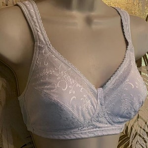 NWT Playtex 18 Hour Bra Breathable Comfort Lace Womens Wirefree