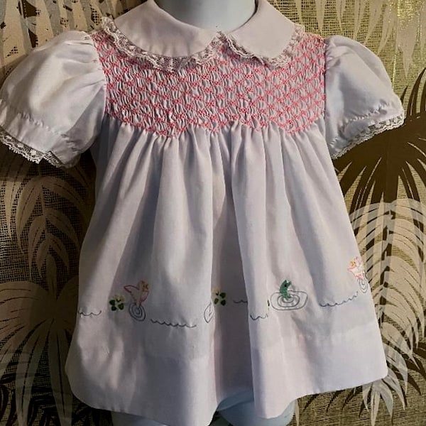 Vintage 60s Baby Girls Smocked Dress ~ Mervyn's Tiny Togs Floral Embroidered frock / Size 9-12 Mos.