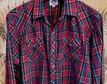 Vintage 80s PFI Springfield Missouri Red and Green Plaid Cowboy Cut Long Sleeve Mens Shirt with pearl snaps / 1980s western // Sz XL