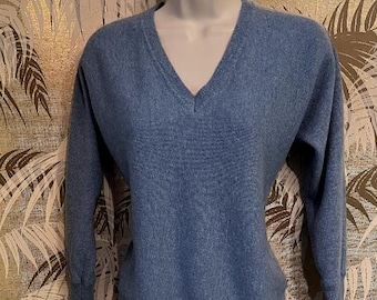 Vintage 60s CASHMERE Sweater ~ Ladies Sz Lge ~ V-Neck Blue Pullover