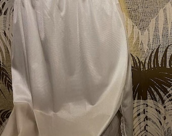 Vintage Sz Med - Lge Nylon Stretch Tricot Vanity Fair Black Mini skirt Half Slip ~ Waist 28" 29" 30" ~ Made in U.S.A.