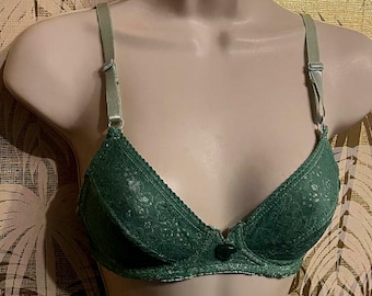 Hand-dyed Vintage Lace Bra ~ Grass green daisy lace ~ 34B - 34 Bust B Cup // Unpadded