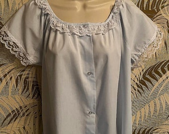 Vintage Sears Carriage Court Housedress ~ Nightgown / Cotton poly blend housecoat ~ Sz Sml - Med