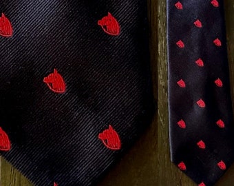 Vintage 10 DOWNING Polyester Necktie ~ Red Equestrian Horse Motif on Navy Blue Suit Tie