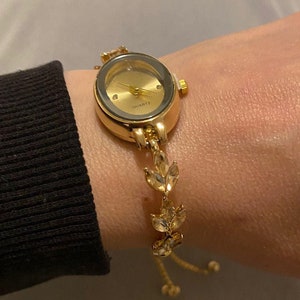 Oval Vintage Gold Damenuhr, Kleine Gesichtsuhr, Uhr für Frauen, Geschenk für sie, Zierliches Vintage Design, Golduhr Bild 2