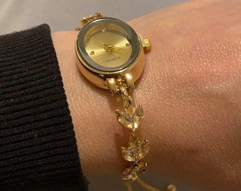 Oval Vintage Gold Women's Watch, Small Face Watch, Watch For Women, Gift for Her, Dainty Vintage Design, Dainty Watch, Gold Watch