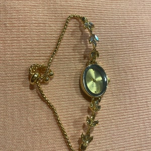 Oval Vintage Gold Damenuhr, Kleine Gesichtsuhr, Uhr für Frauen, Geschenk für sie, Zierliches Vintage Design, Golduhr Bild 4