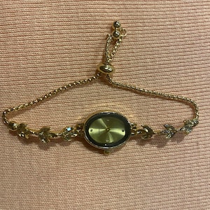 Oval Vintage Gold Damenuhr, Kleine Gesichtsuhr, Uhr für Frauen, Geschenk für sie, Zierliches Vintage Design, Golduhr Bild 3