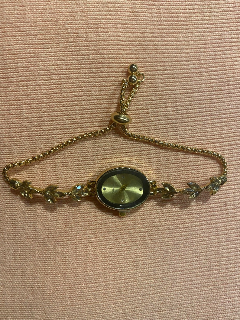 Oval Vintage Gold Damenuhr, Kleine Gesichtsuhr, Uhr für Frauen, Geschenk für sie, Zierliches Vintage Design, Golduhr Bild 3