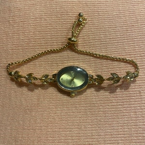 Oval Vintage Gold Damenuhr, Kleine Gesichtsuhr, Uhr für Frauen, Geschenk für sie, Zierliches Vintage Design, Golduhr Bild 6