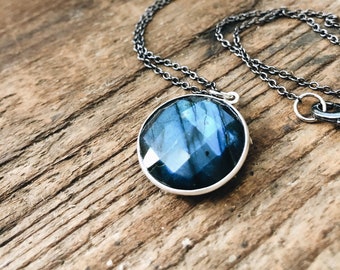Labradorite Faceted Necklace, Modern Circle Necklace, Sterling Silver Pendant, Labradorite Pendant Jewelry, Women Necklace, Gift for Mom