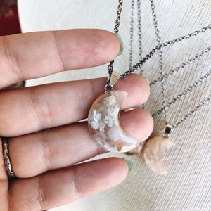Flower agate necklace, cherry blossom agate crystal pendant necklace, crystal point necklace, Healing stone necklace, Moon Necklace