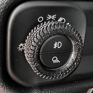 Custom Knob Covers – RAM 1500/2500 Truck (8.4” display) 2019-2025 - Enhance your dash with Offroad style!