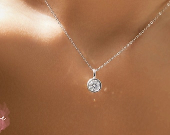Moissanite Necklace, Minimalist Necklace, Moissanite Pendant, Pendant Necklace, Silver Necklace, Necklaces For Women, Gift For Mom