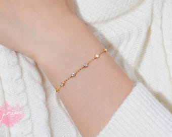 Pulsera de bisel, pulsera de moissanita, pulsera de cadena, pulsera delicada, pulsera de plata, cadena de oro, pulsera con dijes, regalo para mamá