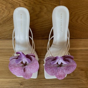Mauve Orchidee Blume Heels Sandalen