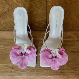 Baby-Rosa Orchidee Blume Heels Sandalen