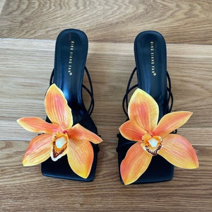 Orange handgemachte Orchidee Blume Heels Sandalen