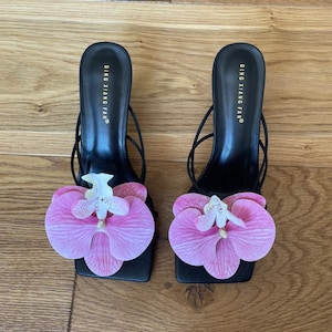 Baby-Rosa Orchidee Blume Heels Sandalen
