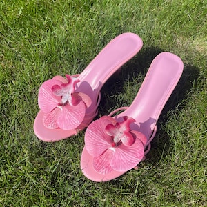 Weiche rote Orchidee rosa Heels