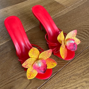 Orange Orchidee Rot Riemchen Pumps