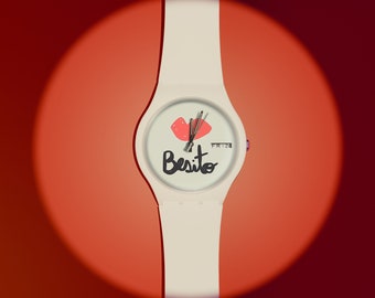 Little Kiss %100 Reloj de pulsera pintado a mano / Reloj de silicona unisex / Regalo de reloj de arte personalizado / Mini accesorios de pintura / Arte moderno