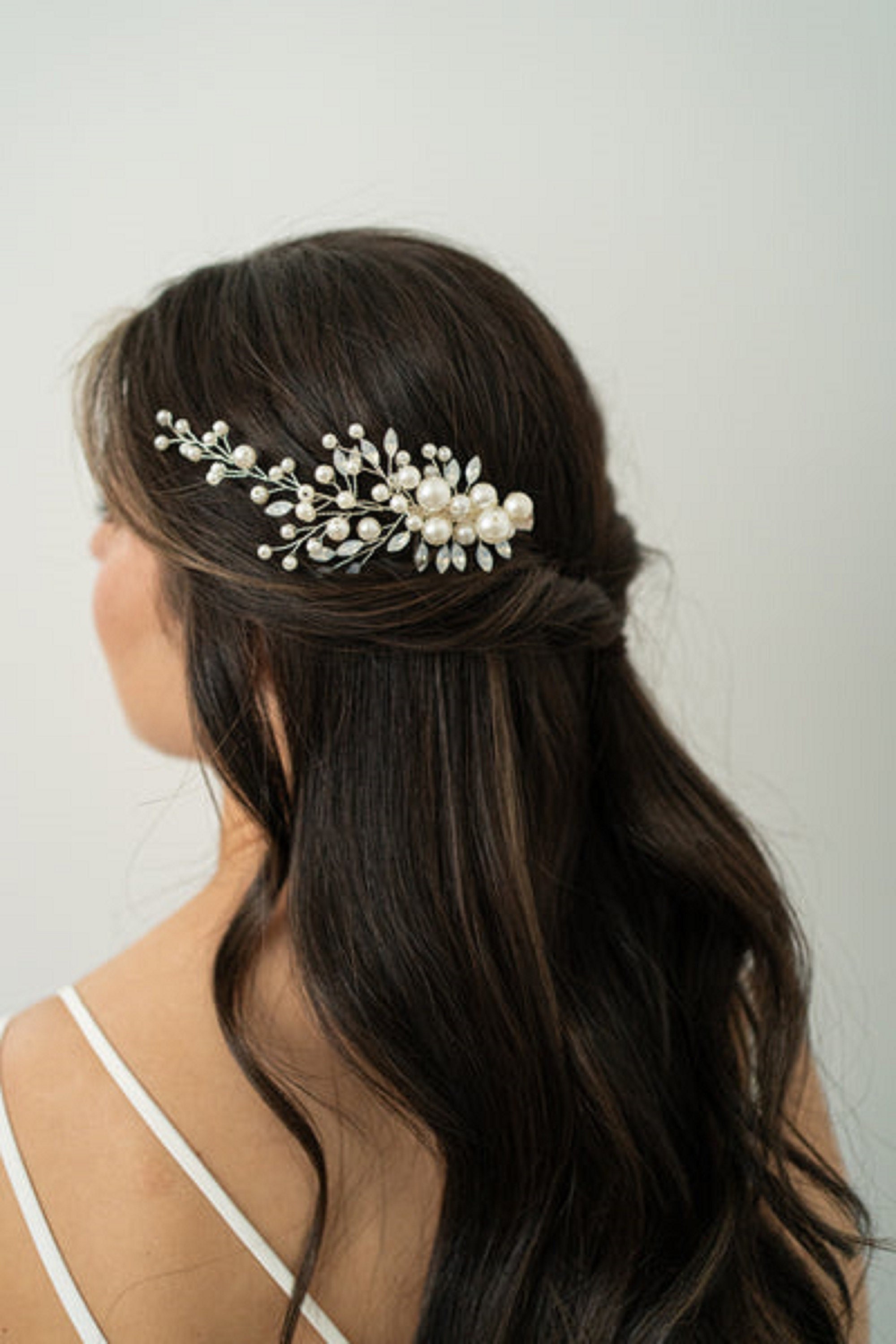 Fermaglio Pearl Flower - Elegante Accessorio per Capelli in Argento