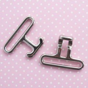 Cinch Buckle 1.5 Inch: Twist lock closure hardware for bags or belts. image 2