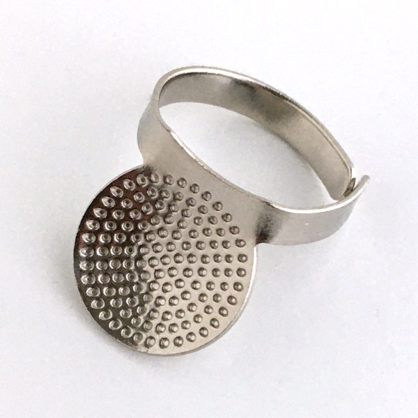 Sashiko Palm Thimble: Adjustable ring dish thimble from Clover.