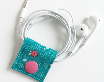 Fabric Cord Keeper: Cotton fabric and interfacing cord organizer for small cords and cables.