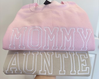 Custom Embroidered Mama Sweatshirt: Personalized Mom Outfit