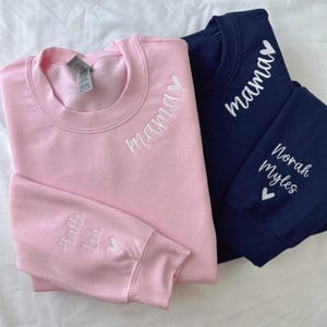 Custom Embroidered Mama Sweatshirt with Kids Names on Sleeve – Personalized Mother's Day Gift – New Mom Crewneck, Baby Shower Present