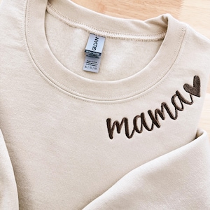 Sweat-shirt brodé maman personnalisé avec prénoms d'enfants sur la manche, sweat à capuche brodé maman personnalisé, cadeaux de grossesse, tenues d'anniversaire pour maman