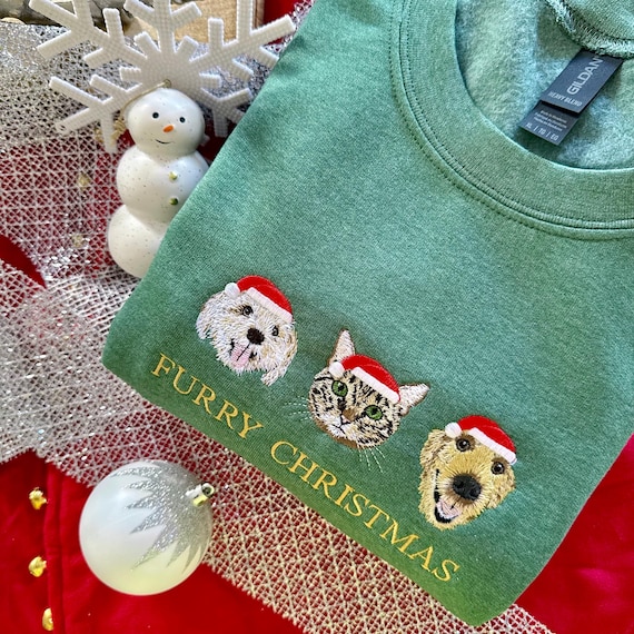 Christmas Pet Sweatshirt – Custom Dog Cat Portrait Embroidered Sweater, Personalized Holiday Gift, Xmas Gift for Pet Lovers