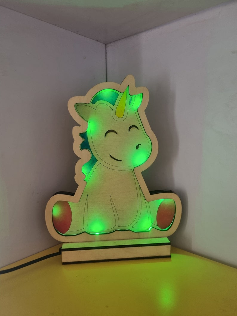 Mooie eenhoornlamp met RGB LED-verlichting SVG-bestand afbeelding 1