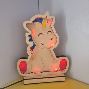 Belle lampe licorne avec fichier SVG de lumières LED RVB image 2