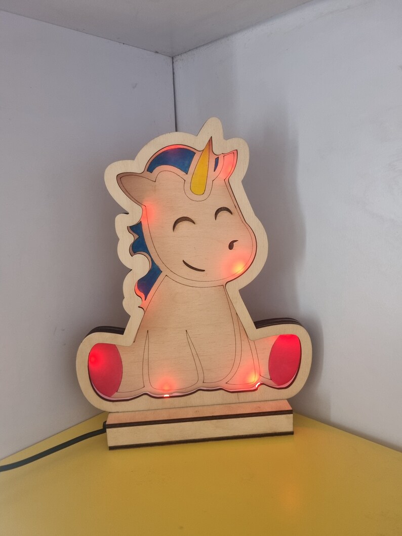 Mooie eenhoornlamp met RGB LED-verlichting SVG-bestand afbeelding 2