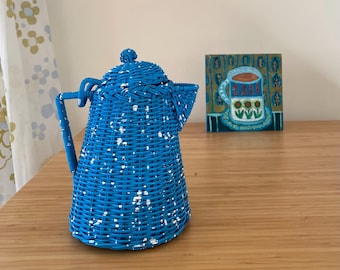 Vintage Wicker Coffee Pot Basket Blue Speckled à la Blue Enamelware