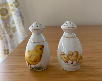 Vintage Czech Chick Salt & Pepper Shakers, Midcentury Lusterware Porcelain Set