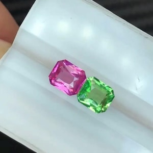 Coppia di tsavorite/spinello con inversione a rovescio, 2,18 ct, VVS.