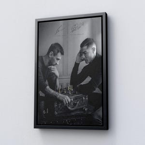 Lionel messi und ronaldo spielen schach, messi wandkunst, ronaldo plakat, größte aller zeiten leinwand, gerahmte leinwand, fertig zum aufhängen.
