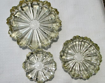 Vintage 1940s Glass Nesting Ashtrays Fluted Glass Nesting Trays Hazel Atlas Stacking Glass Trinket Dishes Set of 3