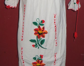 Vintage Muslin Cotton Folkloric Mexican Embroidered  Wedding Festival Dress
