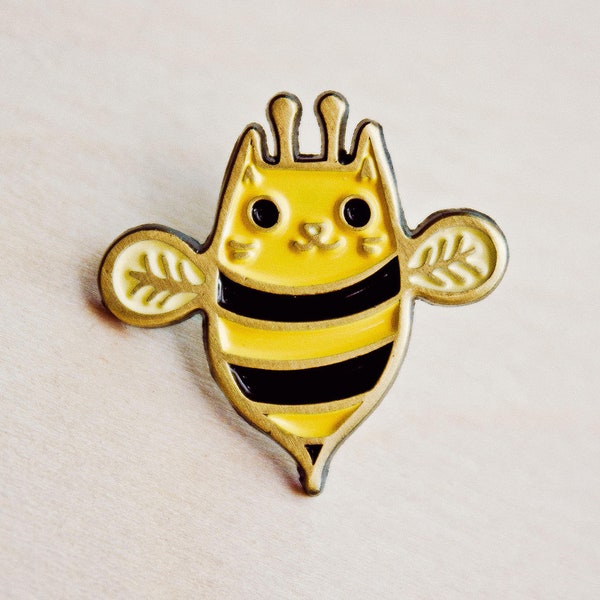 Bee Enamel Pin / Aesthetic Lapel pin Bee brooch — Cat bee pin — Beekeeper Gift — Save the bees — Vegan Gift for Women — Bee jewelry